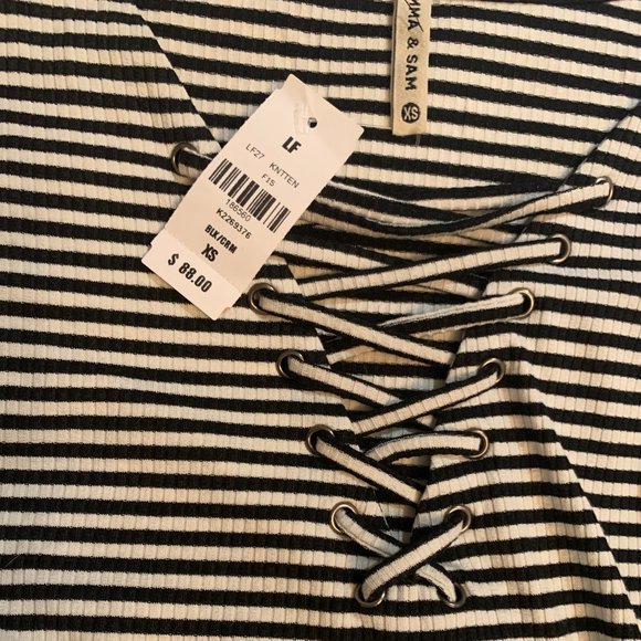 NWT Black & White Striped Lace Up Ribbed Crop Top - Picture 4 of 4